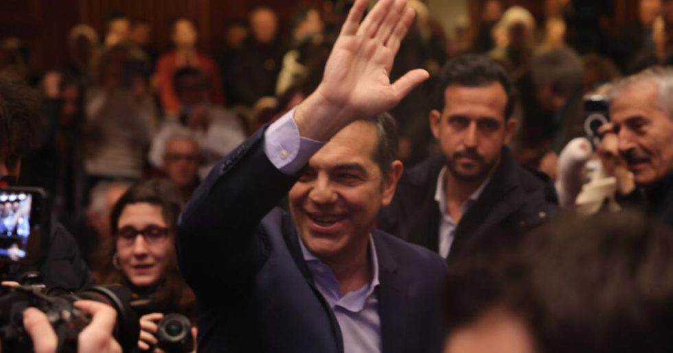 Πρωτοβουλία για τη συνάντηση τριών ρευμάτων